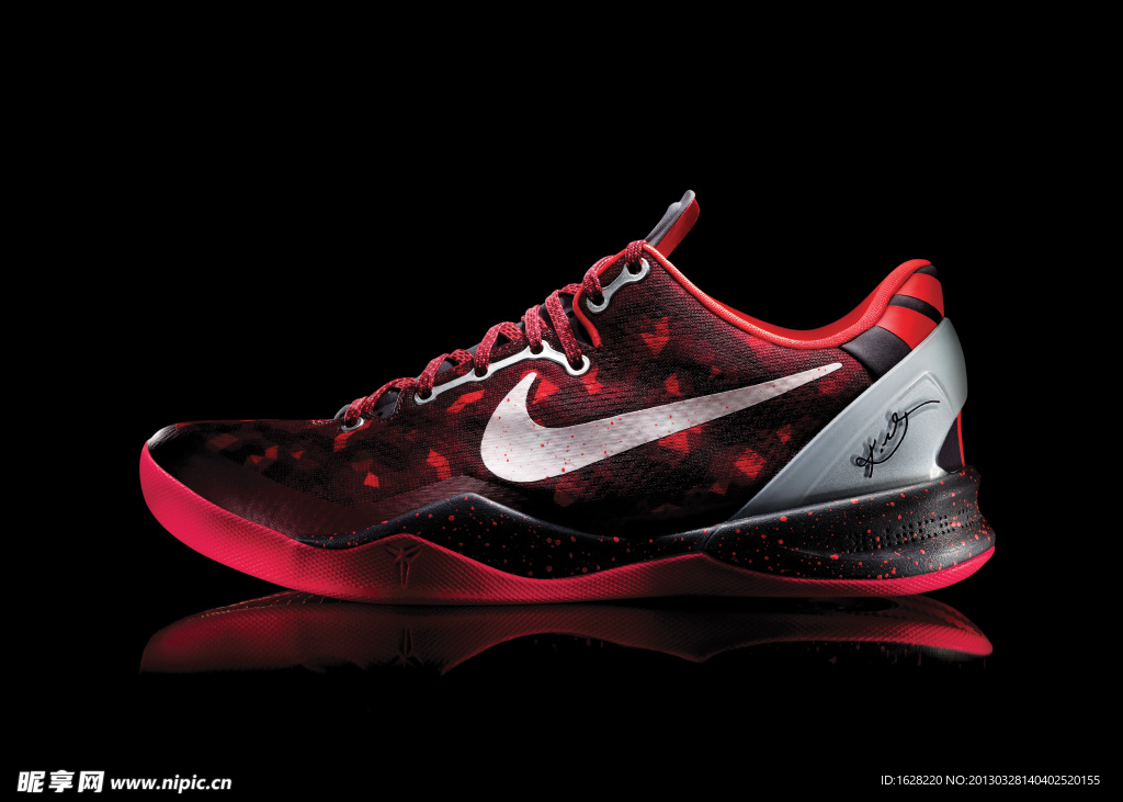 NIKE 篮球鞋