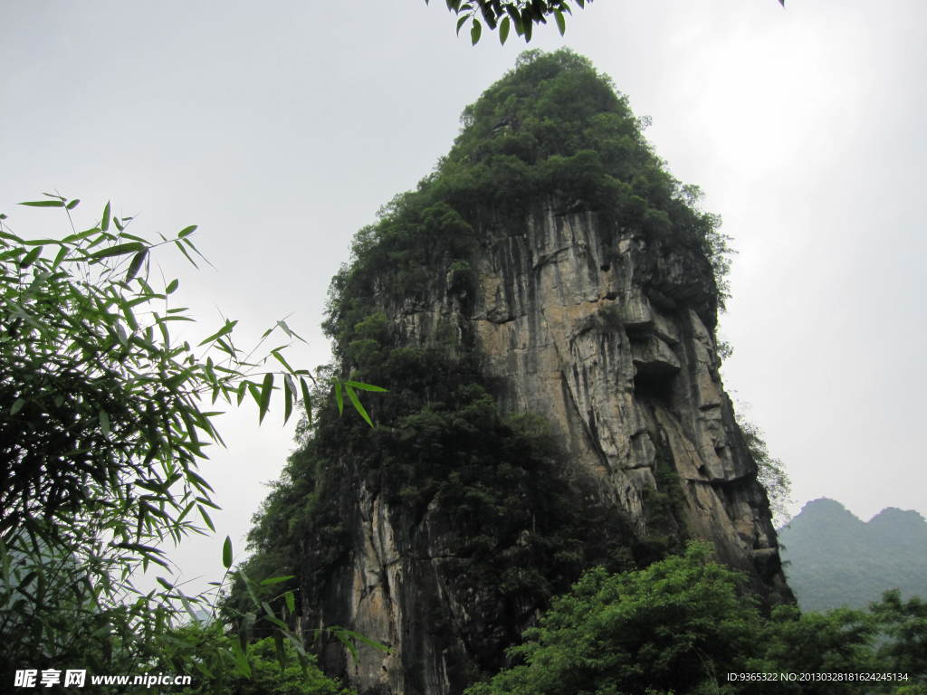 阳朔石头山