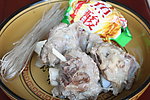 酸菜筒骨粉丝