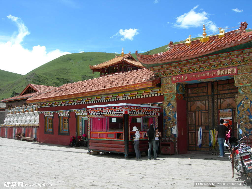 塔公寺庙