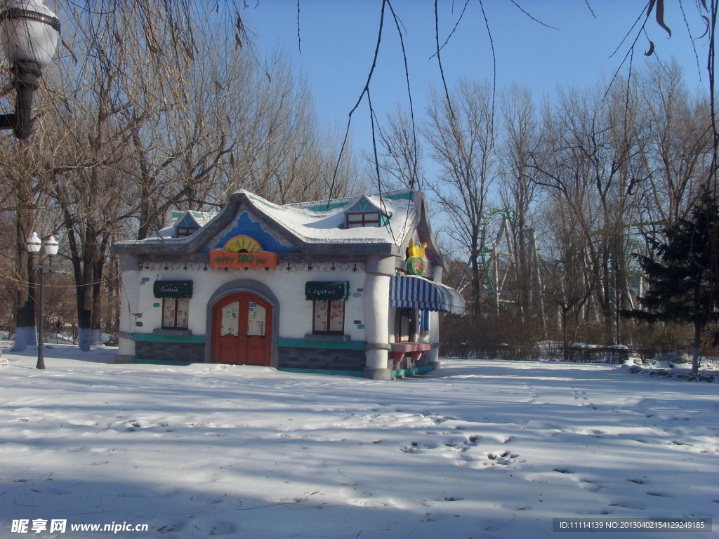 雪中小屋