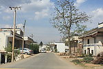 公路旁的村庄