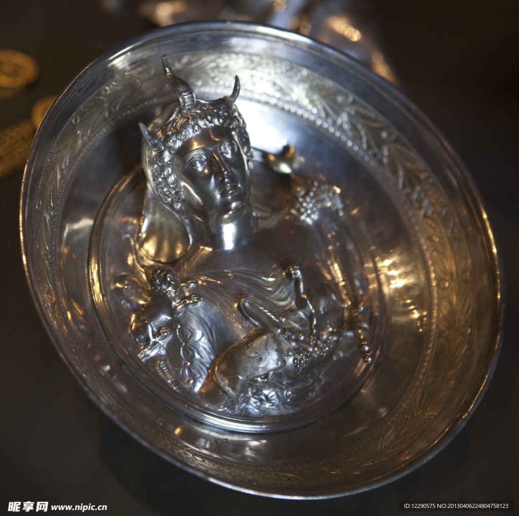 罗浮宫收藏金属工艺品
