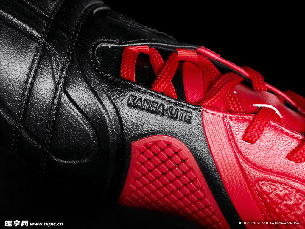 NIKE 足球鞋