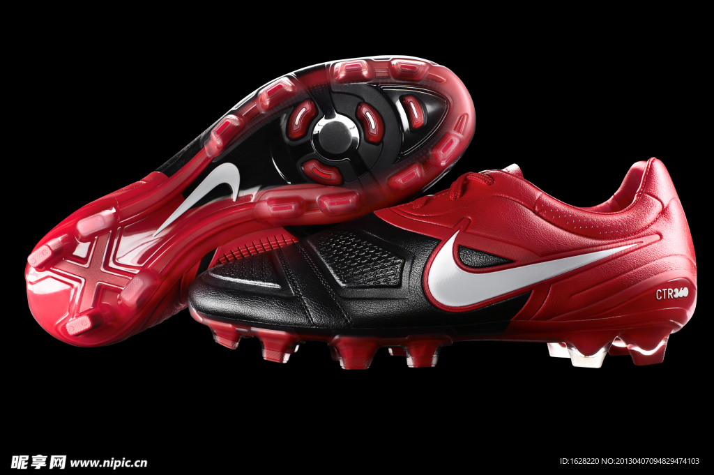 NIKE 足球鞋