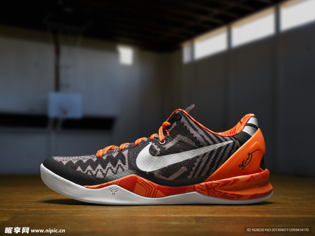 NIKE 篮球鞋