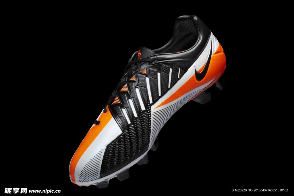 NIKE 足球鞋