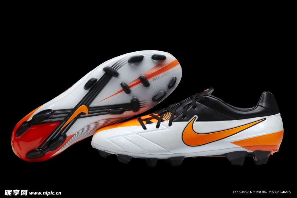 NIKE 足球鞋