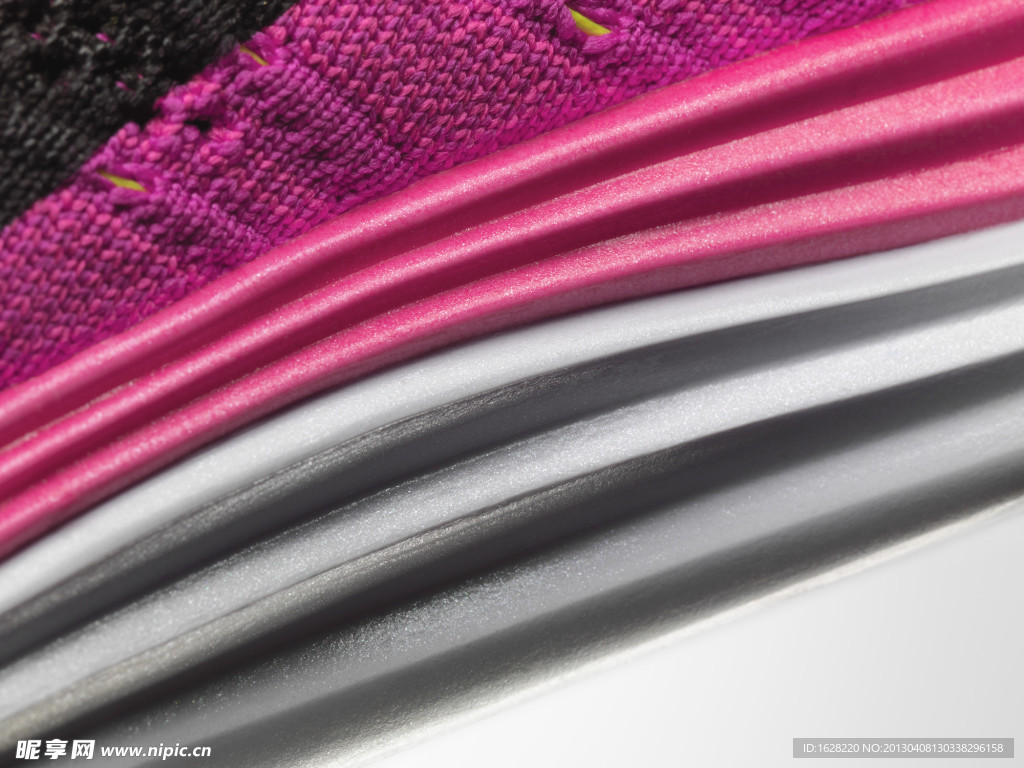NIKE 跑步鞋