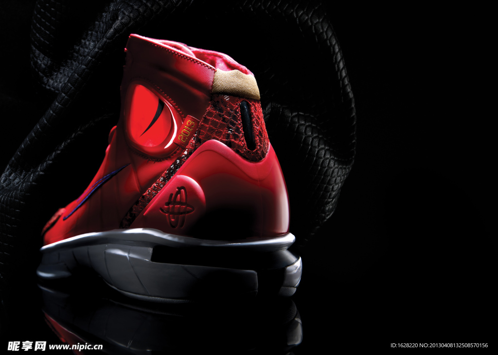 NIKE 篮球鞋