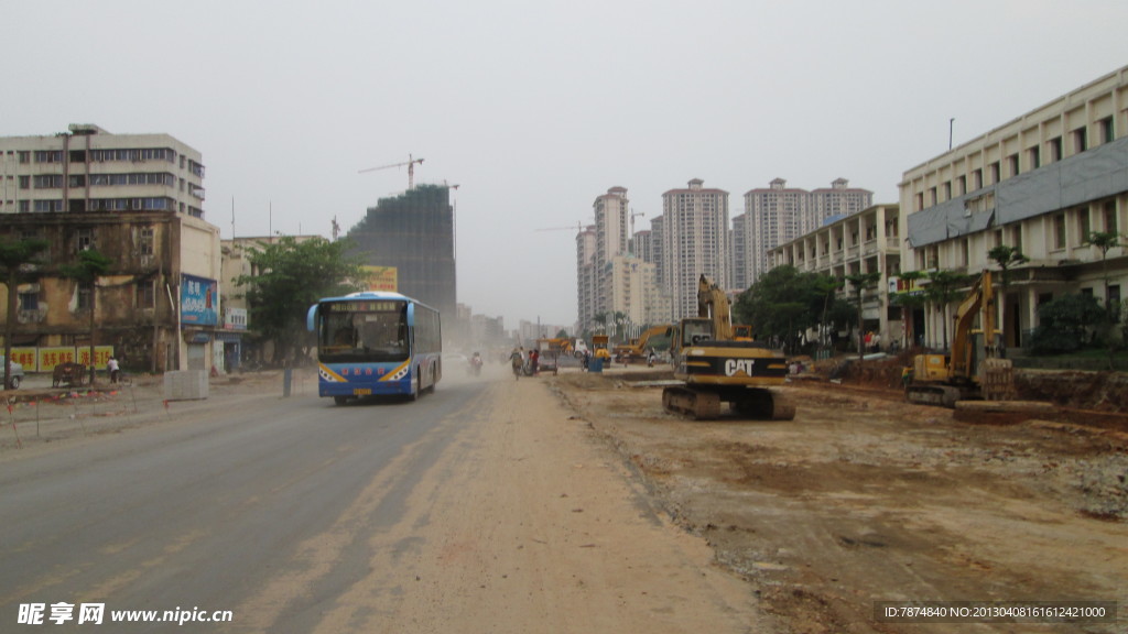 建设中的公路