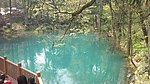 蓝色湖水