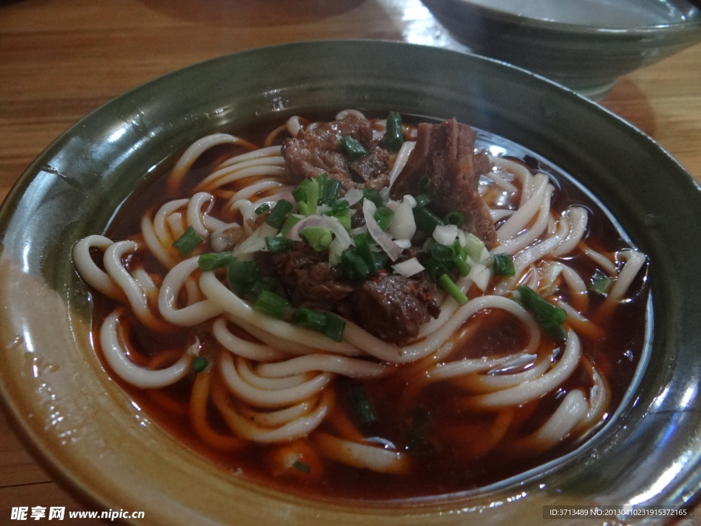 小吃牛肉面