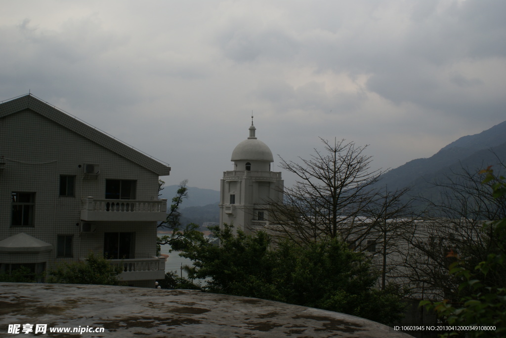海边后山别墅