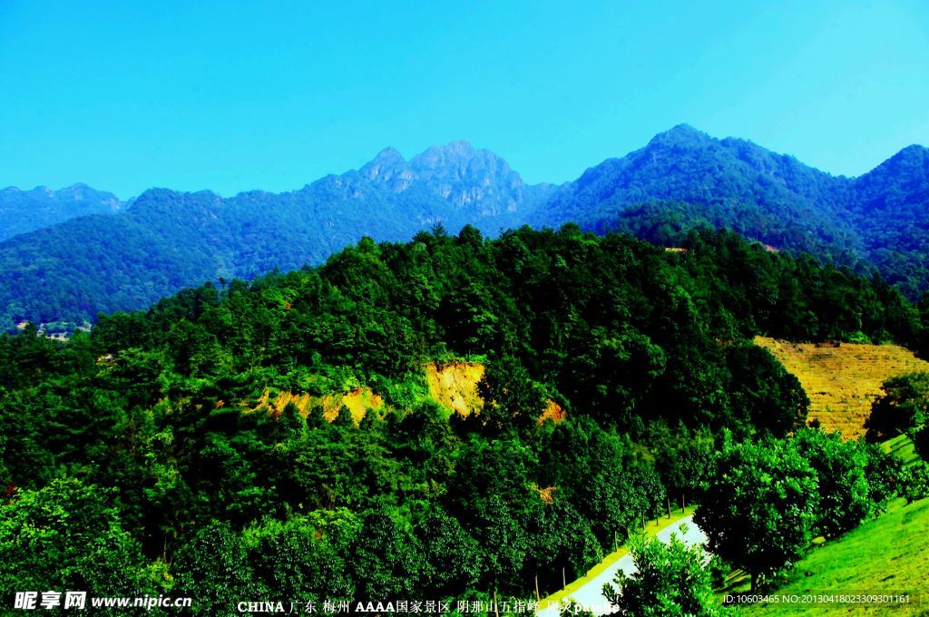 雁鸣湖 阴那山风光