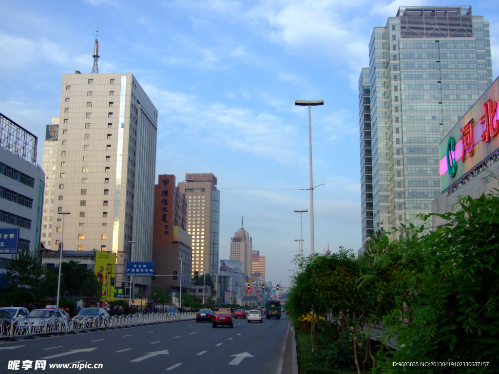 中山路傍晚街景