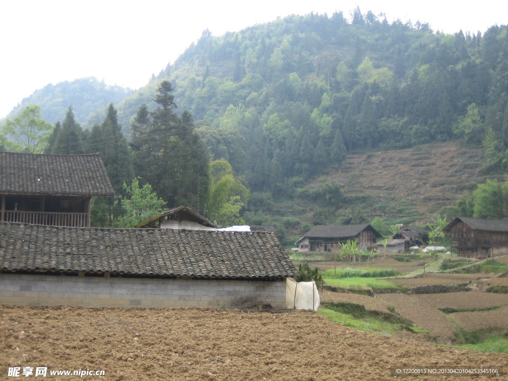 黎明山村