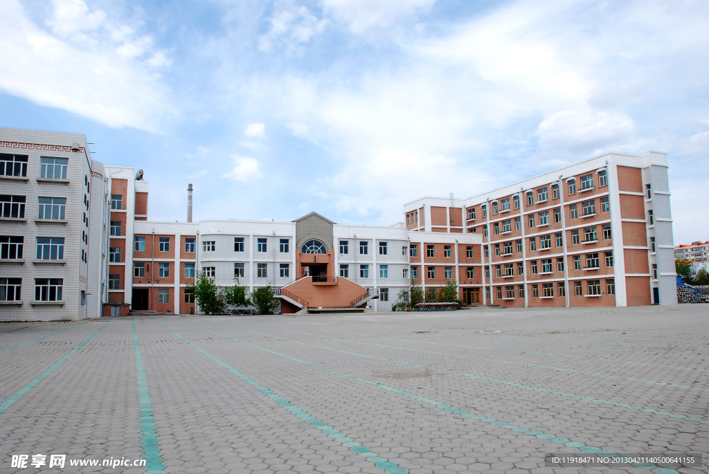 满洲里第一中学外景