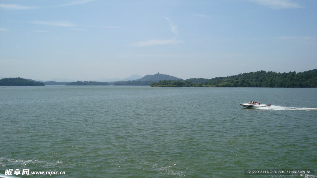 碧水蓝天