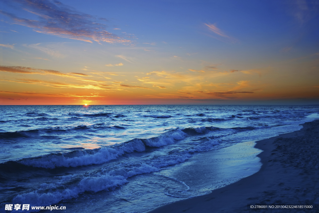 夕阳大海沙滩