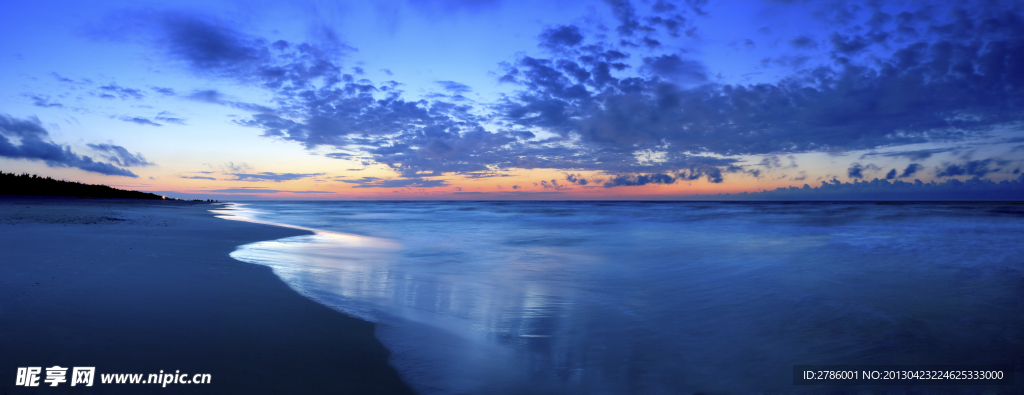 夕阳大海沙滩