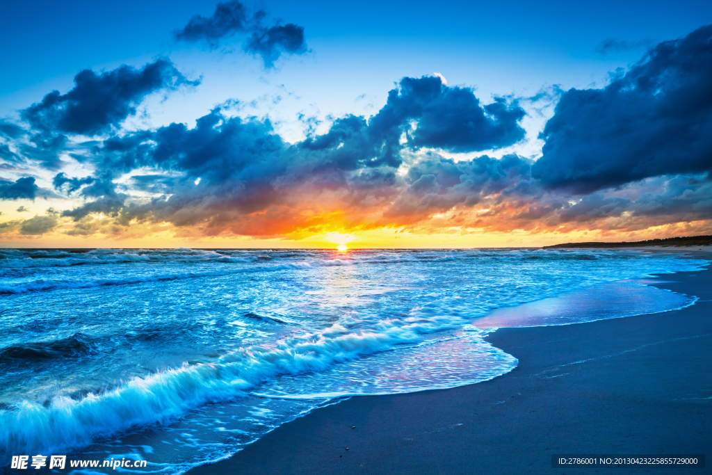 夕阳大海沙滩