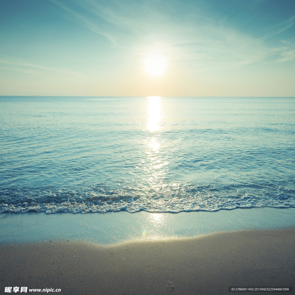夕阳大海沙滩
