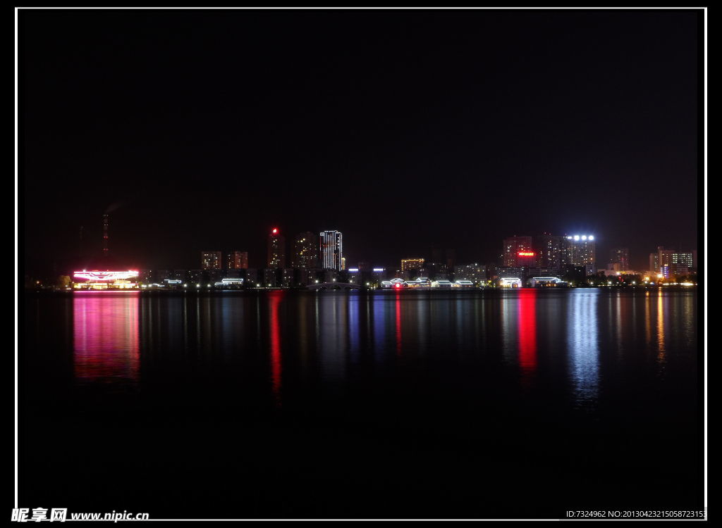 磁湖夜景(非高清)