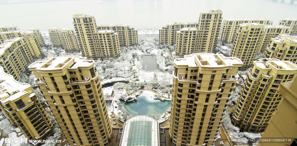 新古典住宅鸟瞰雪景