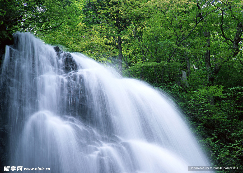 自然 山水 瀑布