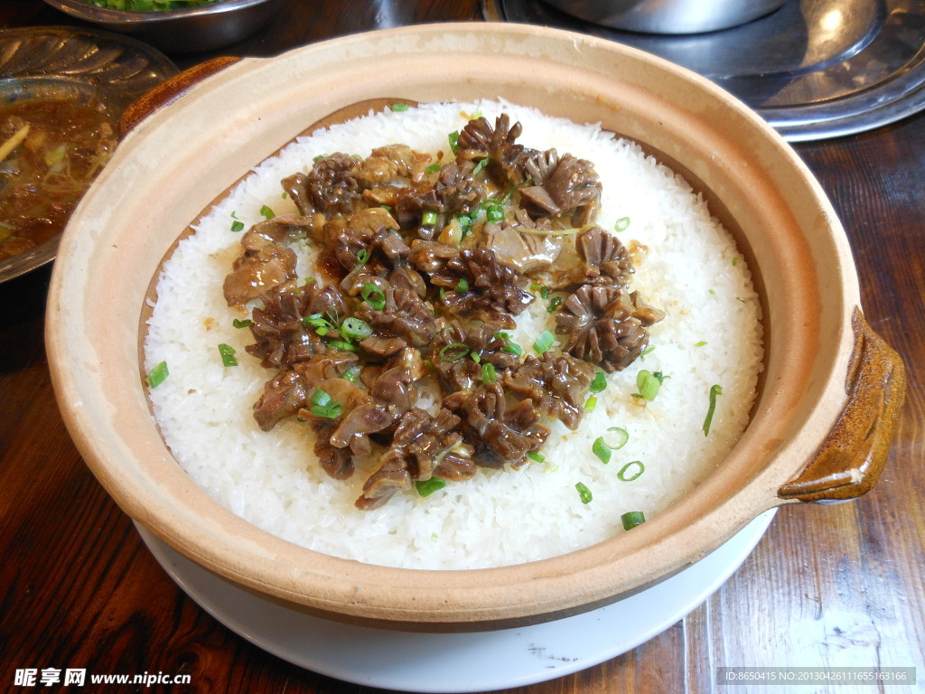 鸡肾煲仔饭