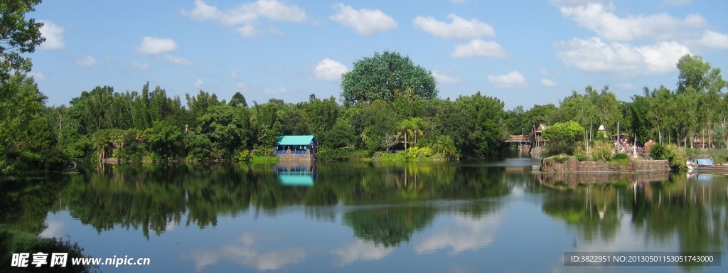 夏日度假村风景
