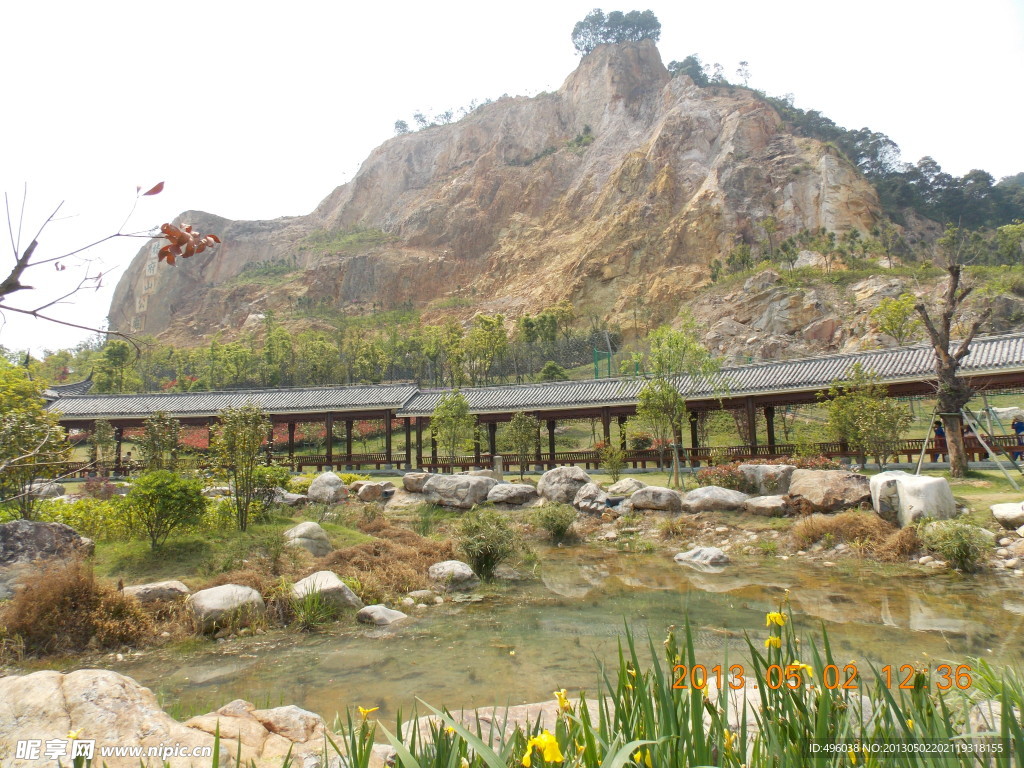杨府山内景