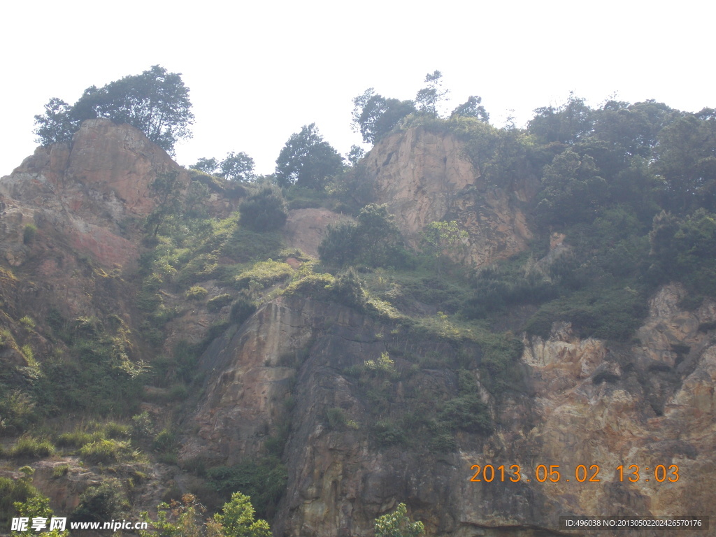 杨府山岩石侧景