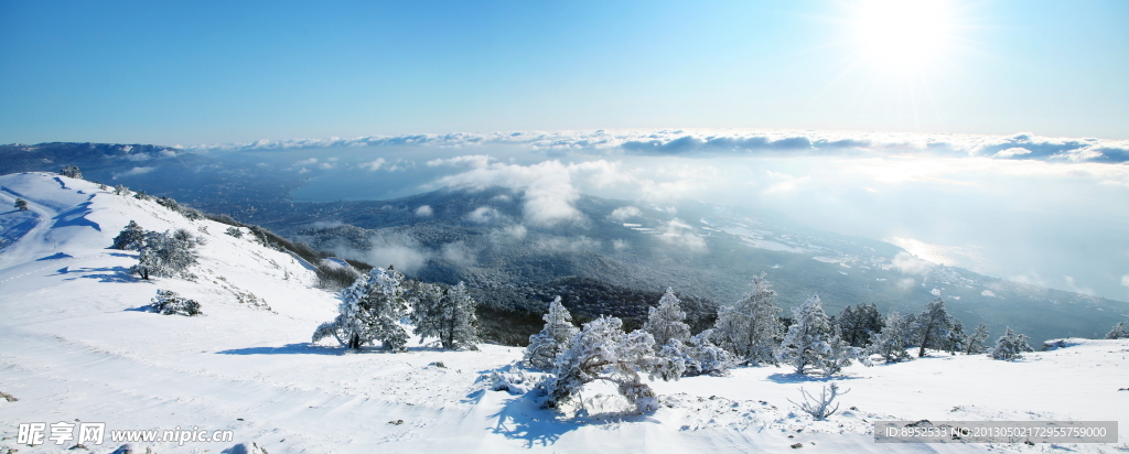 雪山 云海