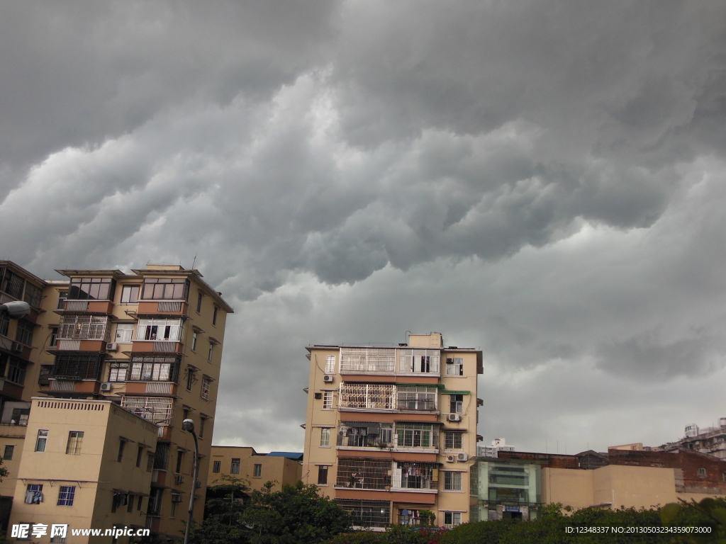 暴雨来临