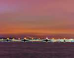 夜景中的桥