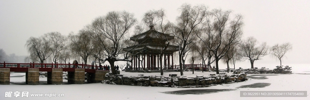 宽幅冬天园林风景