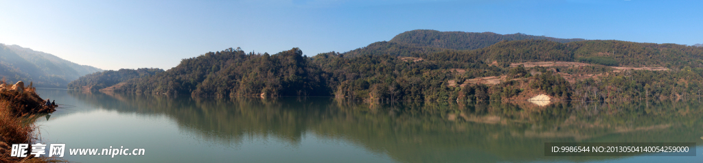湖水全景