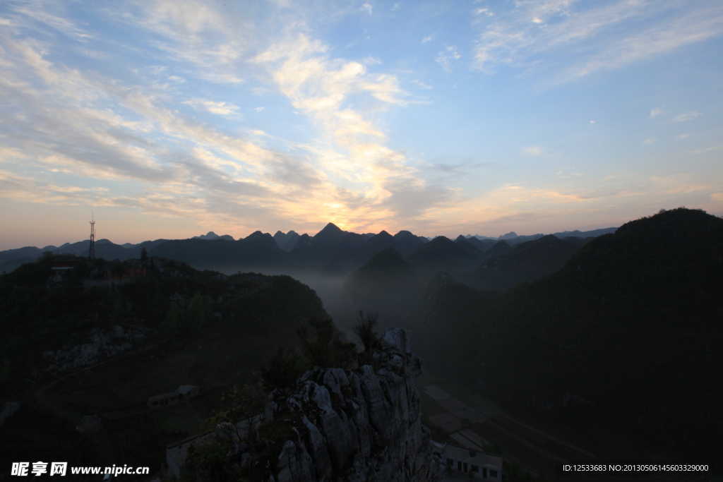 日出东山
