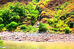 山泉江边