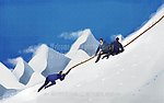爬雪山