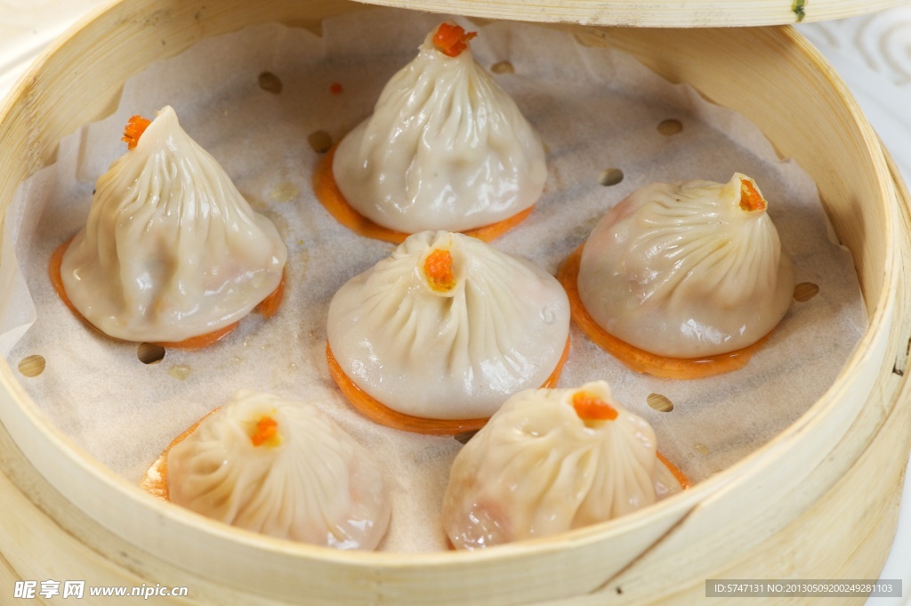 蟹粉小笼包