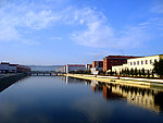 红旗桥两岸风景