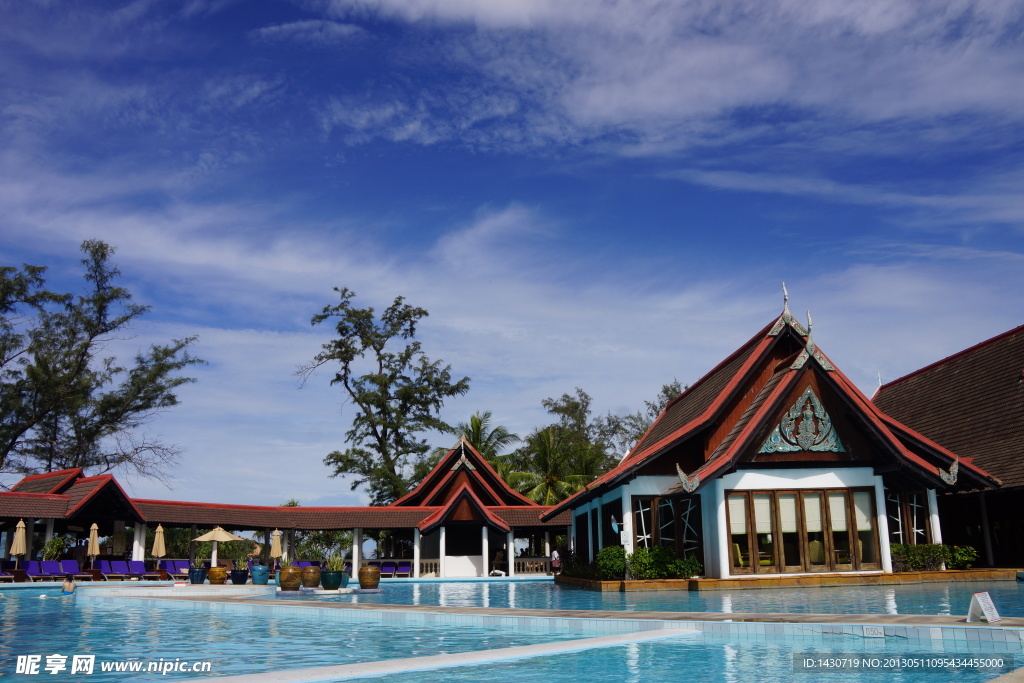 普吉岛酒店的泳池