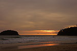 夕阳下普吉岛海边风光