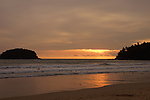 夕阳下的普吉岛海边