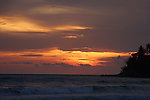 夕阳下的普吉岛海边