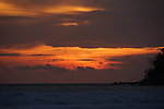夕阳下的普吉岛海浪