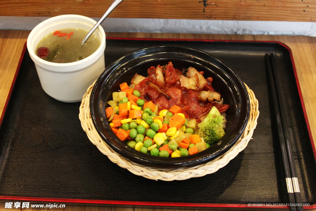 煲仔饭 咸鱼煲仔饭